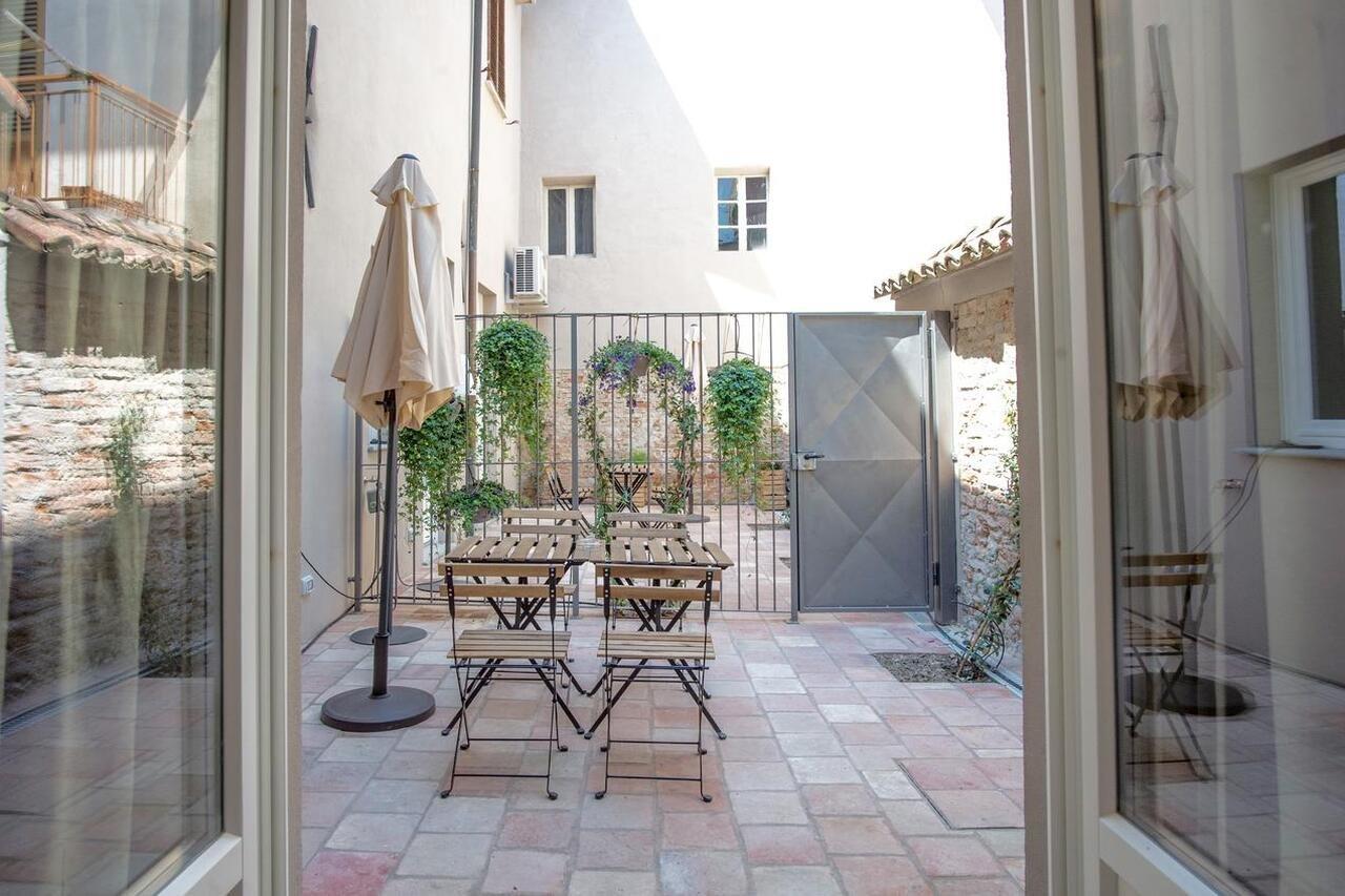 Al Manzil Hidd Residence Al Hidd Exteriör bild